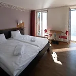 Casa Moscia بيت شباب أسكونا